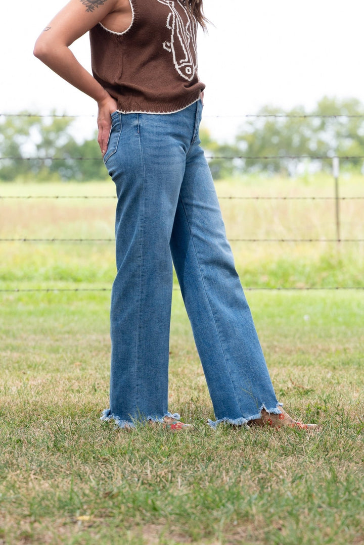 Beckett Relaxed Fit Jeans - Lunabelle West