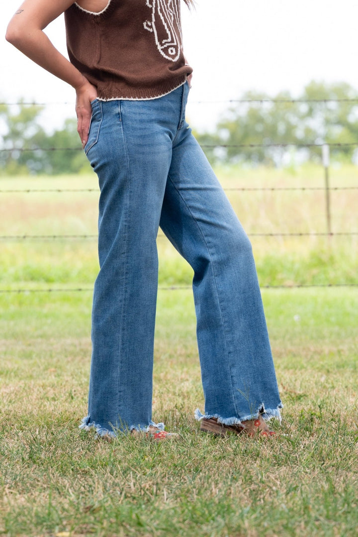 Beckett Relaxed Fit Jeans - Lunabelle West