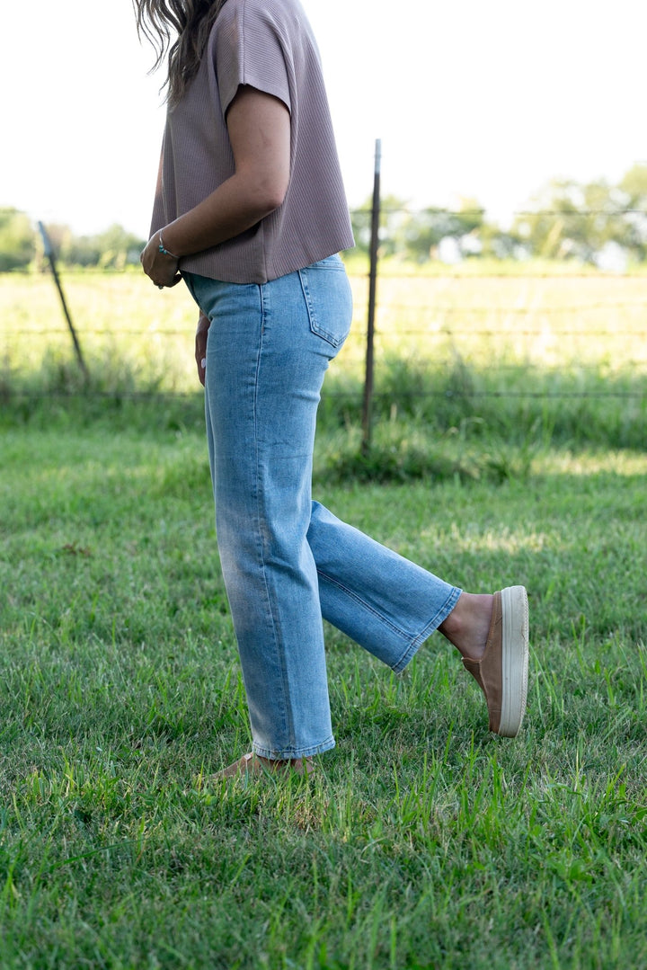 Brady Mid Rise Dad Jeans - Lunabelle West