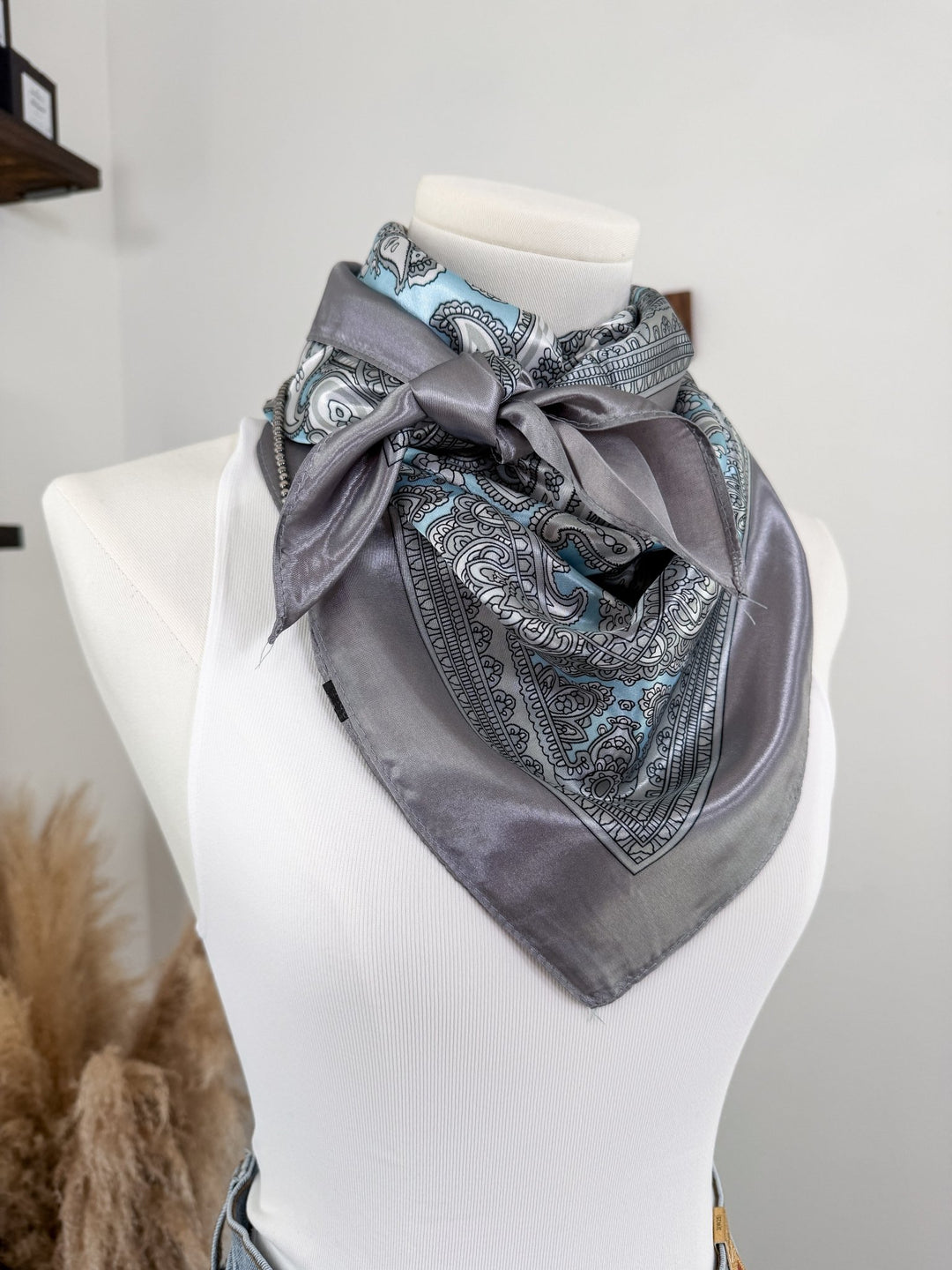 Oscar Wild Rag - Lunabelle West