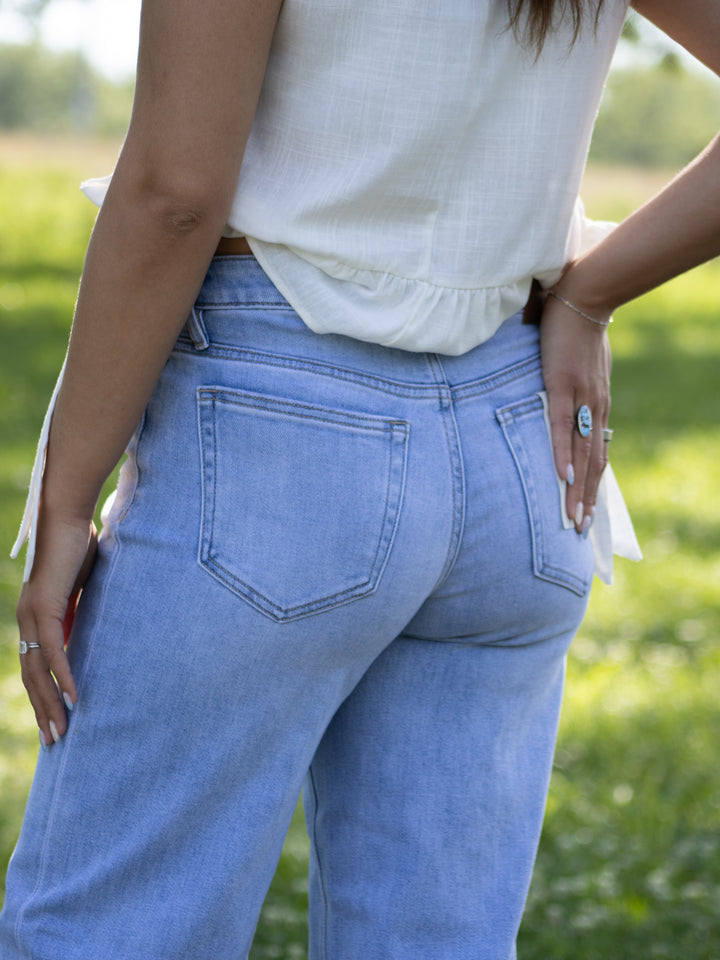 Logan Mid Rise Dad Jean