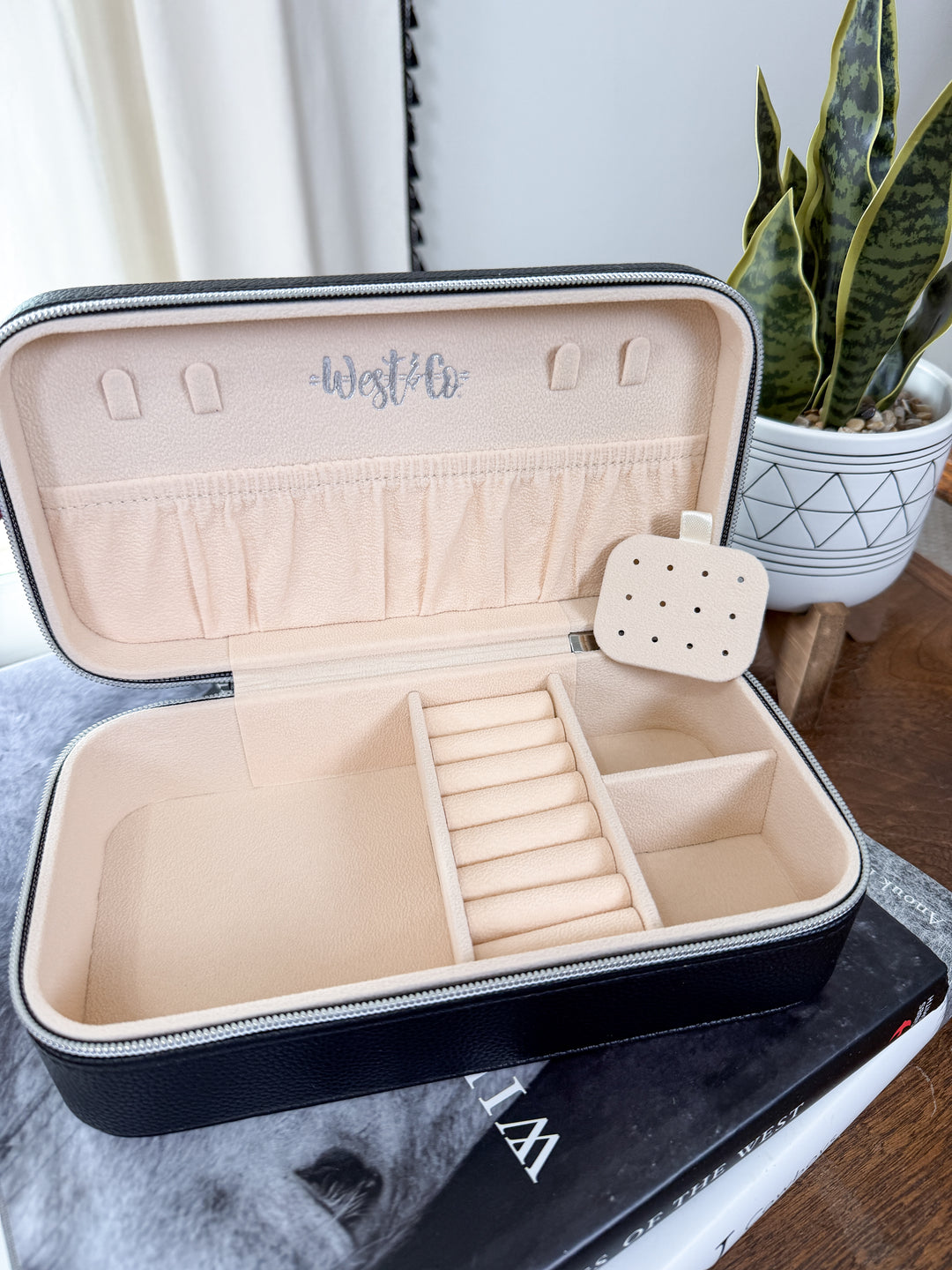 Westward Jewelry Case (Black)