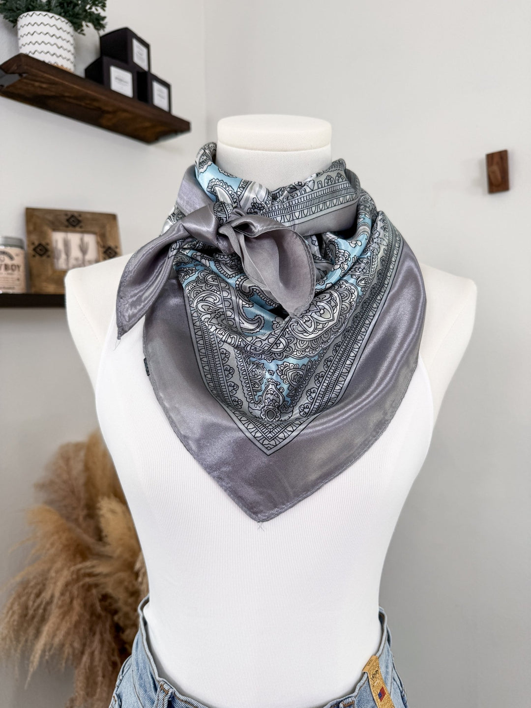 Oscar Wild Rag - Lunabelle West