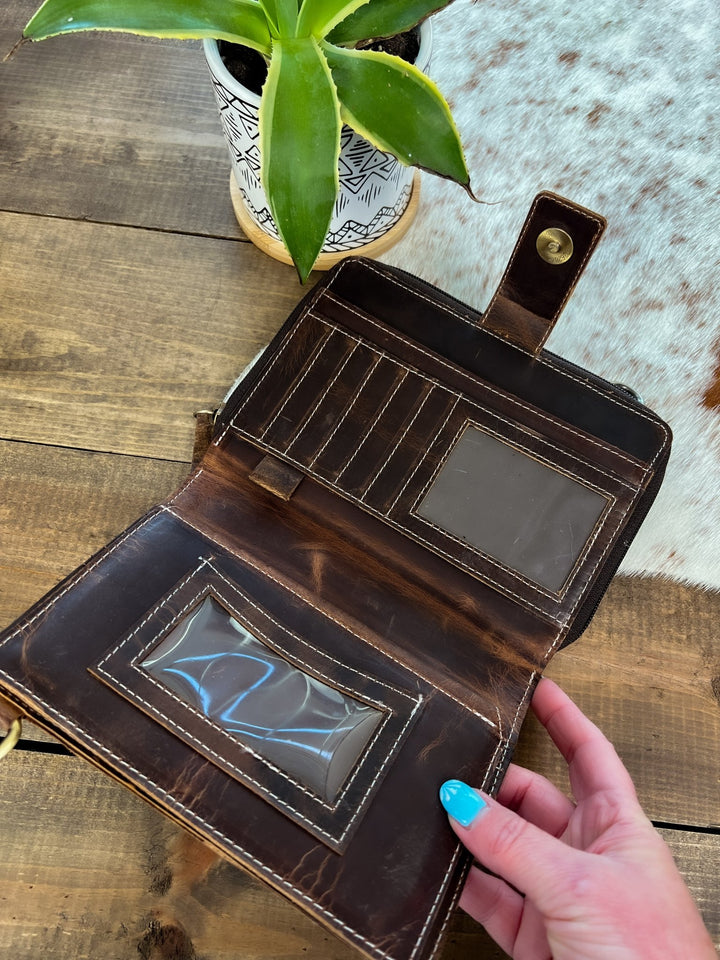Bronc Leather Crossbody     - Lunabelle West