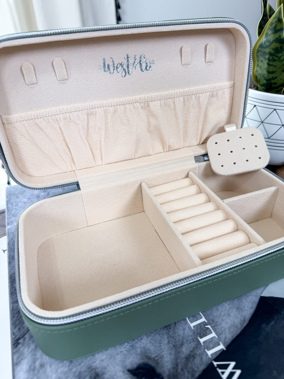 Westward Jewelry Case (Olive)