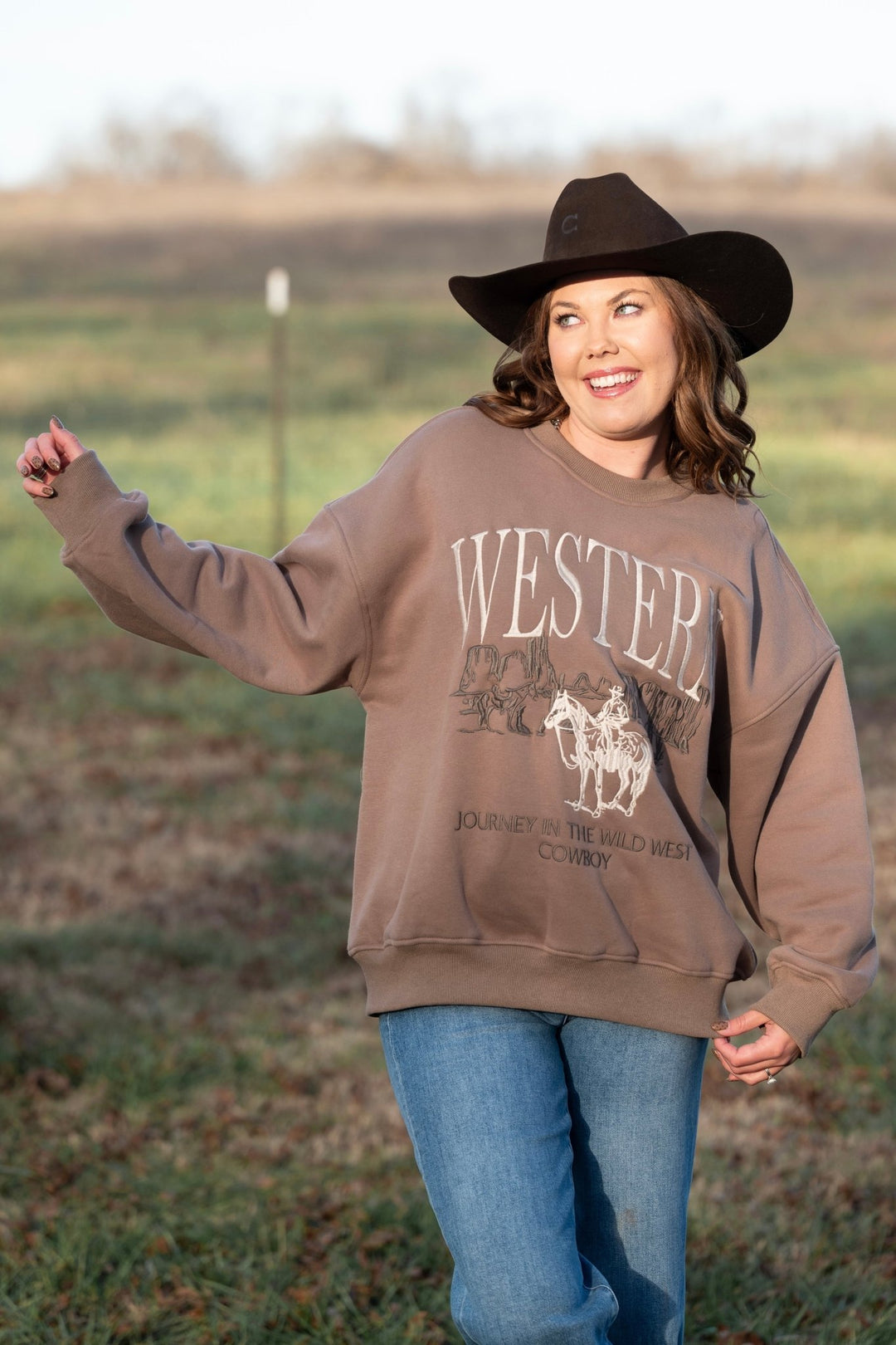 Western Embroidered Crewneck - Lunabelle West