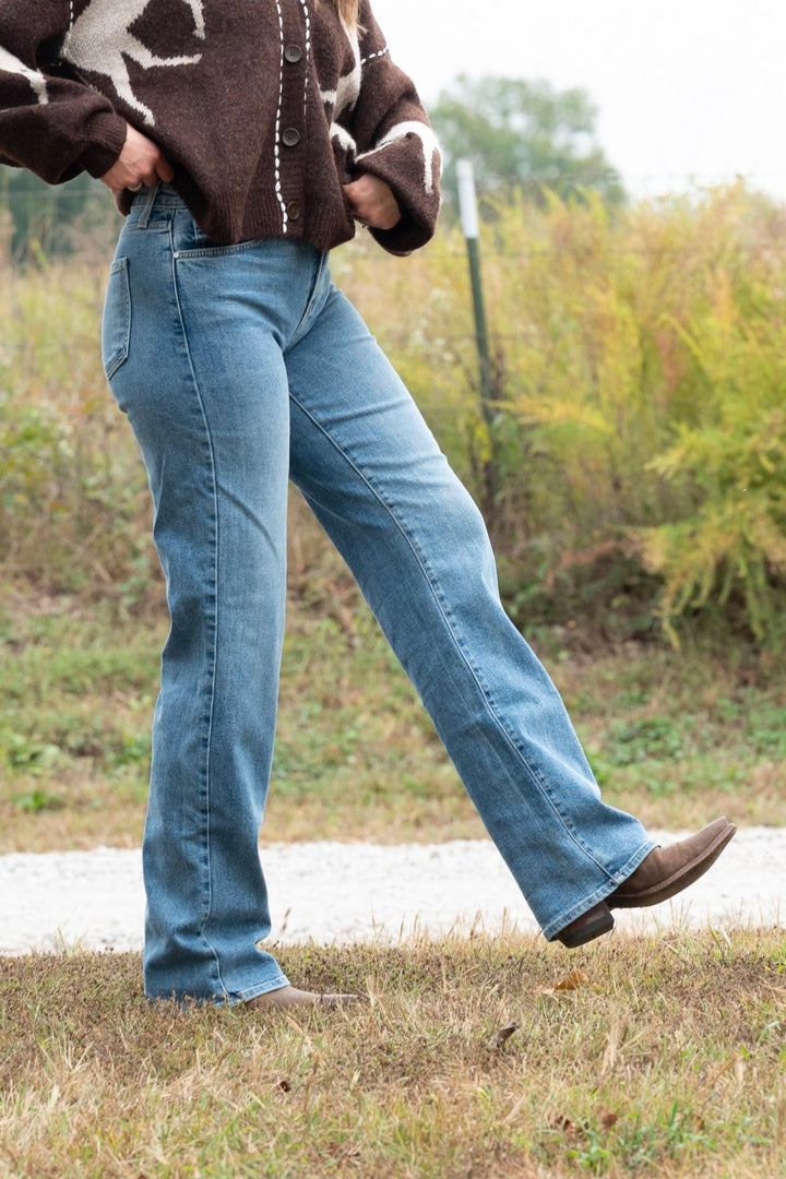 Logan Straight Leg Jeans - Lunabelle West