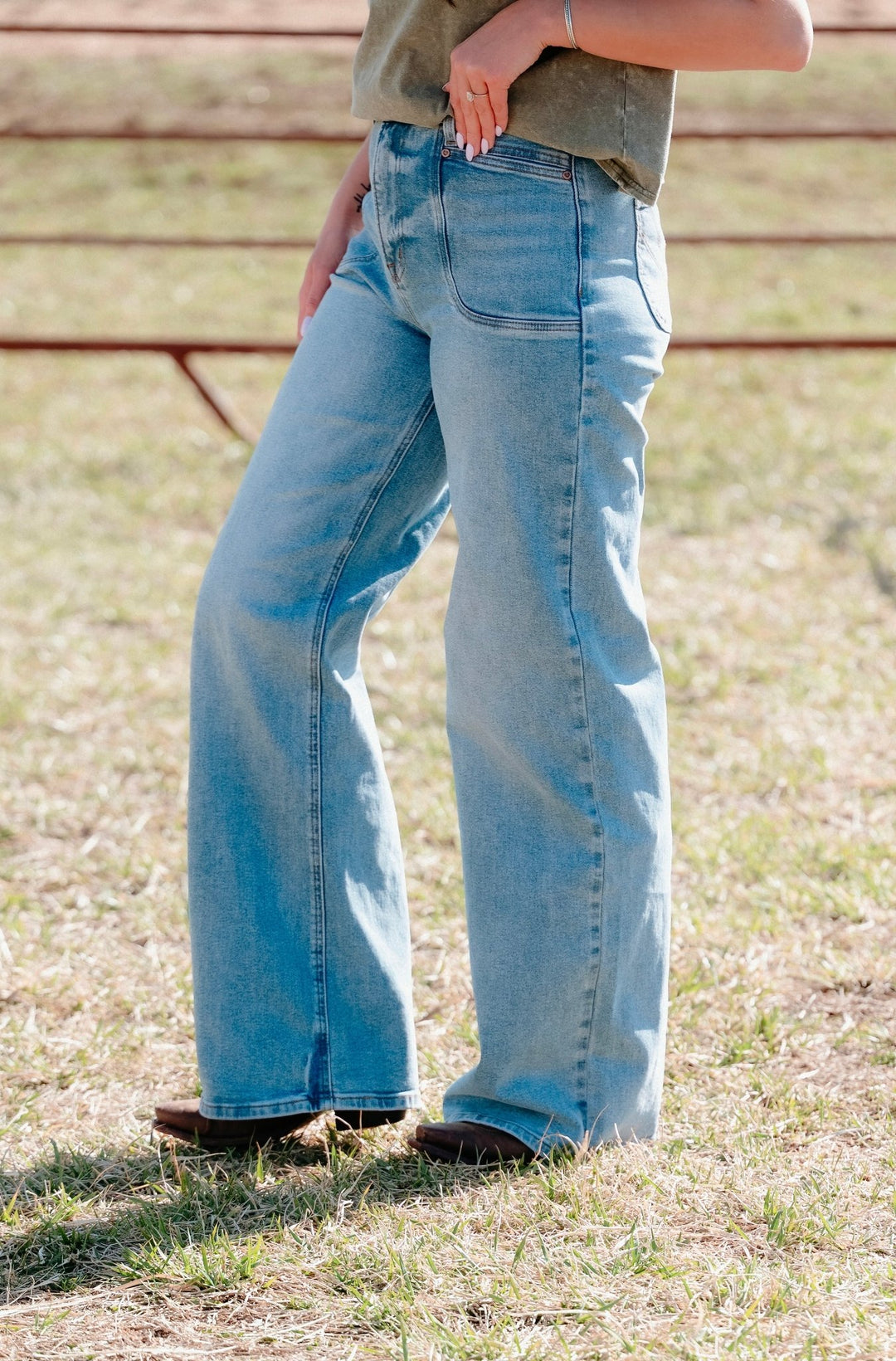 Lilah Wide Leg Jeans - Lunabelle West
