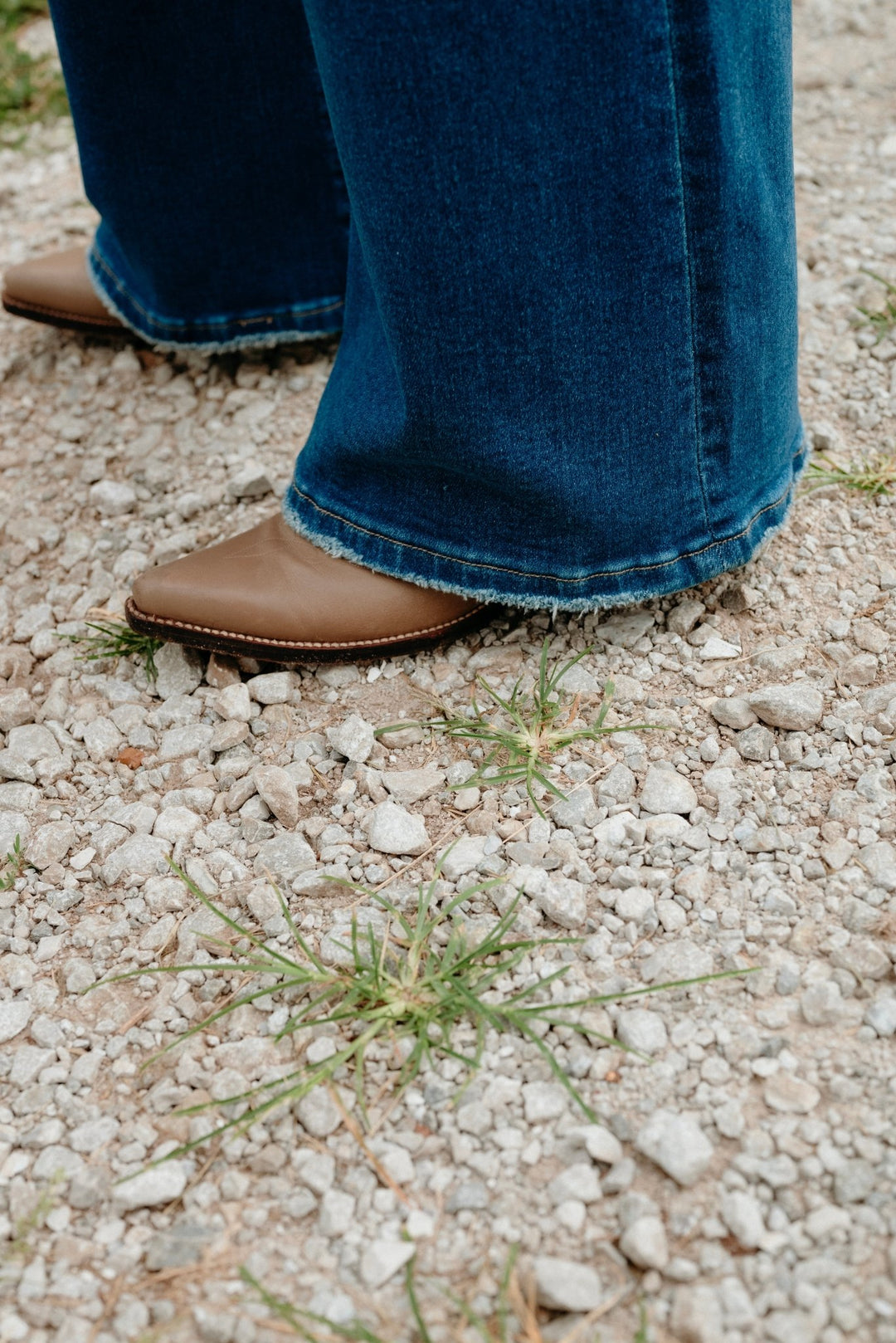 Rosston Wide Flare Jeans - Lunabelle West