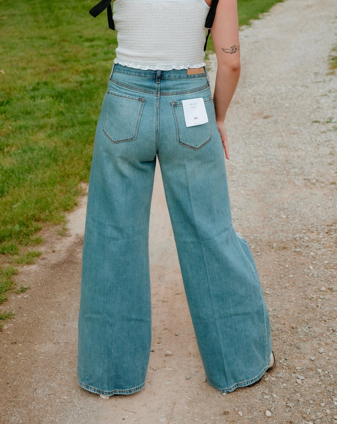 Roanoke Wide Leg Jeans - Lunabelle West