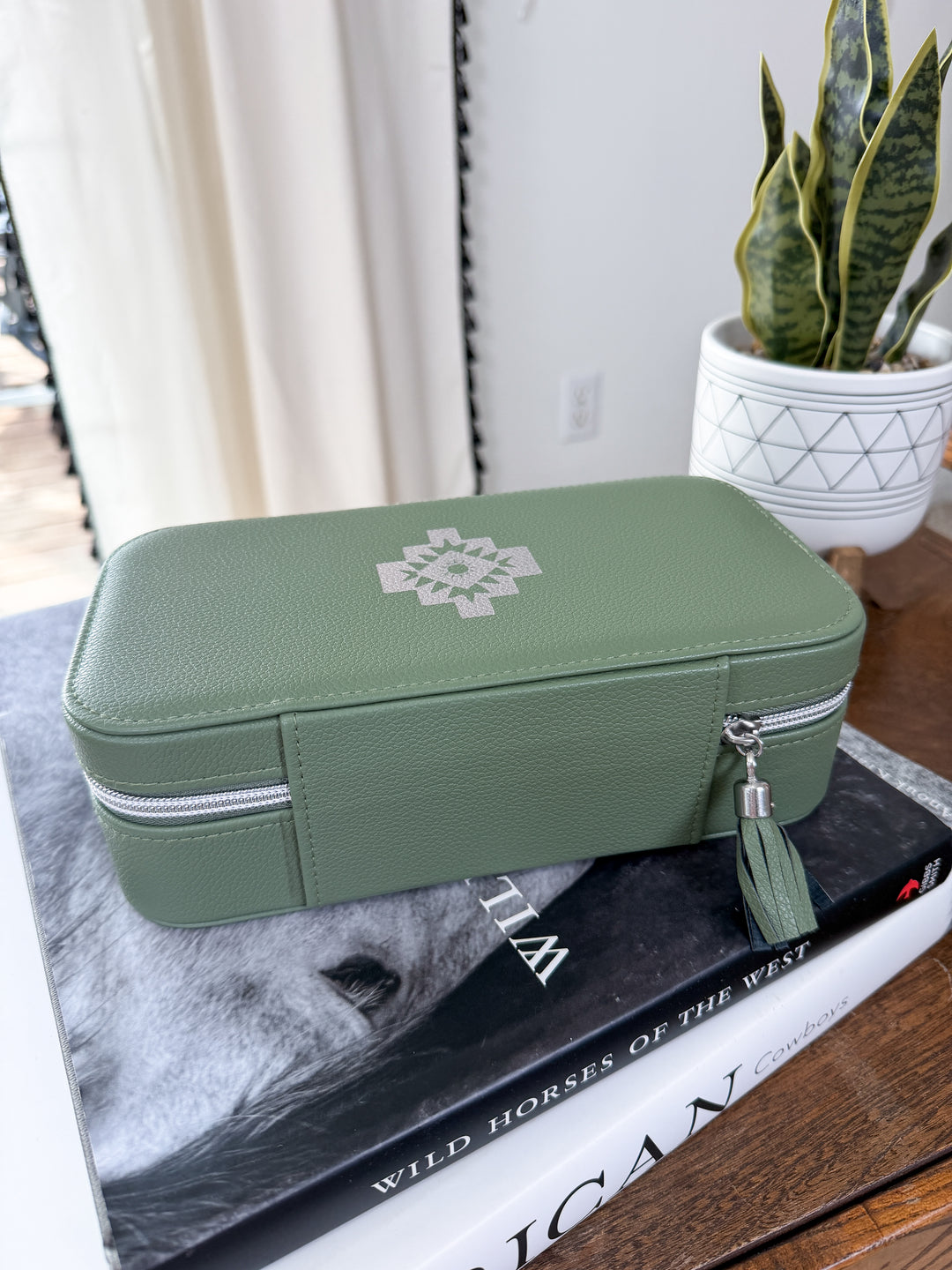 Westward Jewelry Case (Olive)