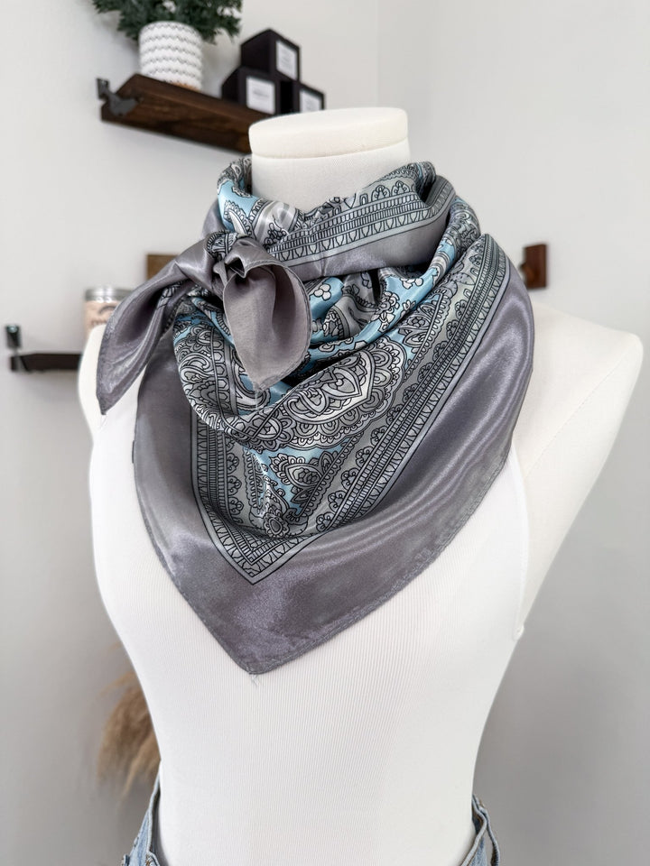 Oscar Wild Rag - Lunabelle West