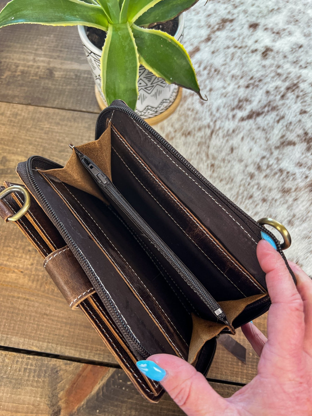 Bronc Leather Crossbody     - Lunabelle West