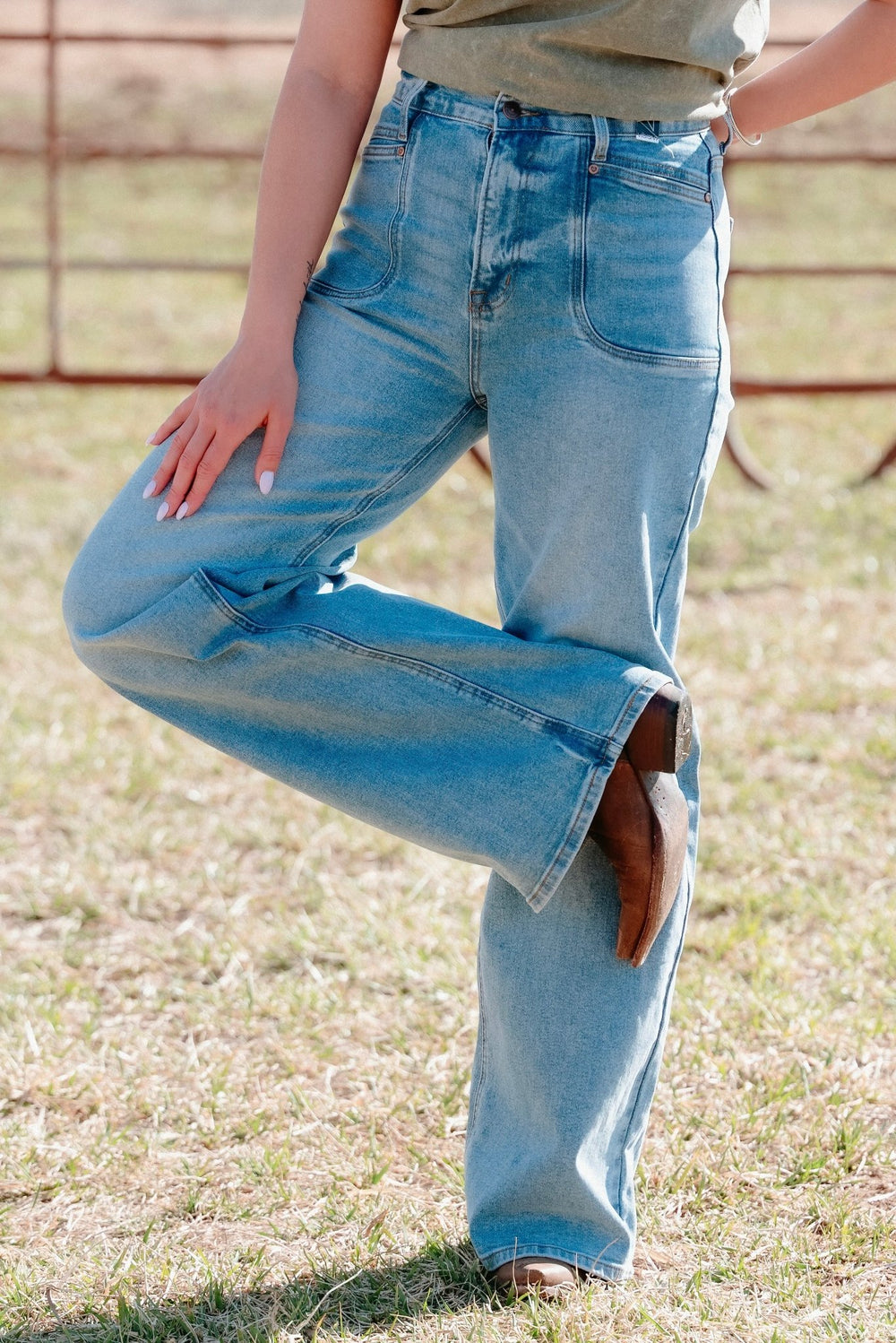 Lilah Wide Leg Jeans - Lunabelle West