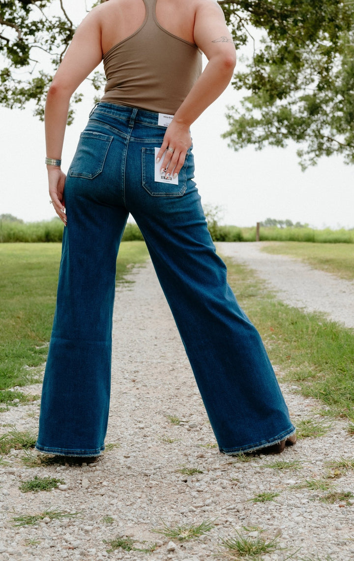Rosston Wide Flare Jeans - Lunabelle West