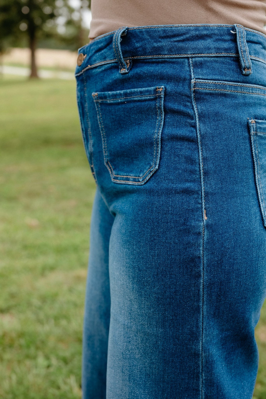 Rosston Wide Flare Jeans - Lunabelle West