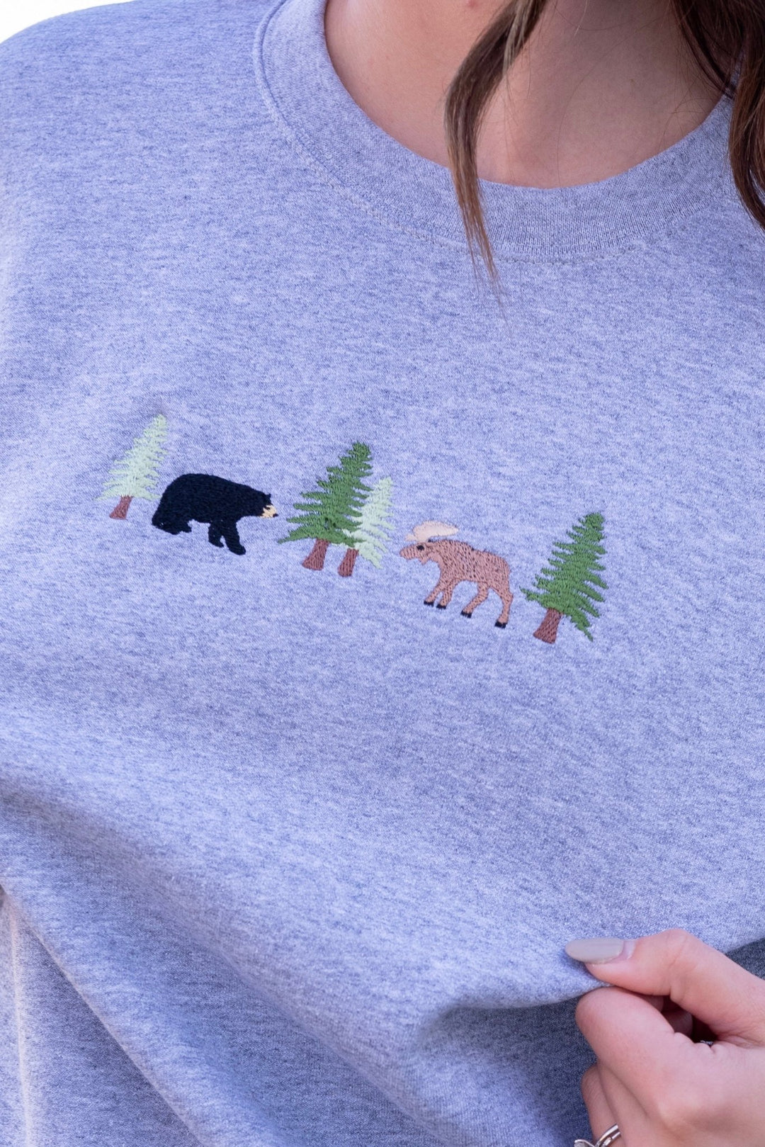 Grand Teton Embroidered Crewneck - Lunabelle West