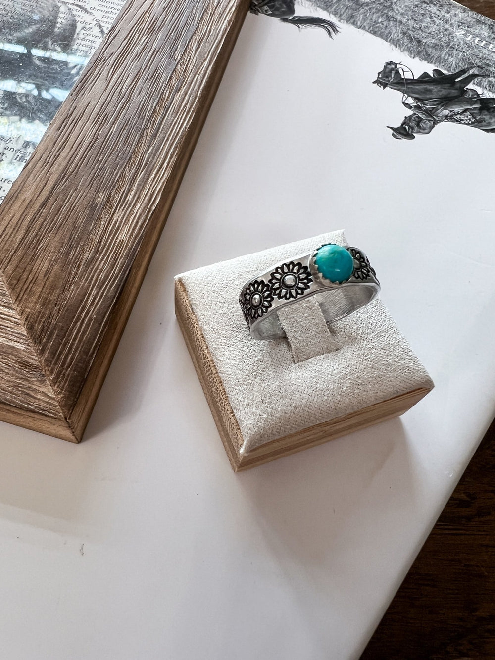 Daisy Chain Ring - Lunabelle West