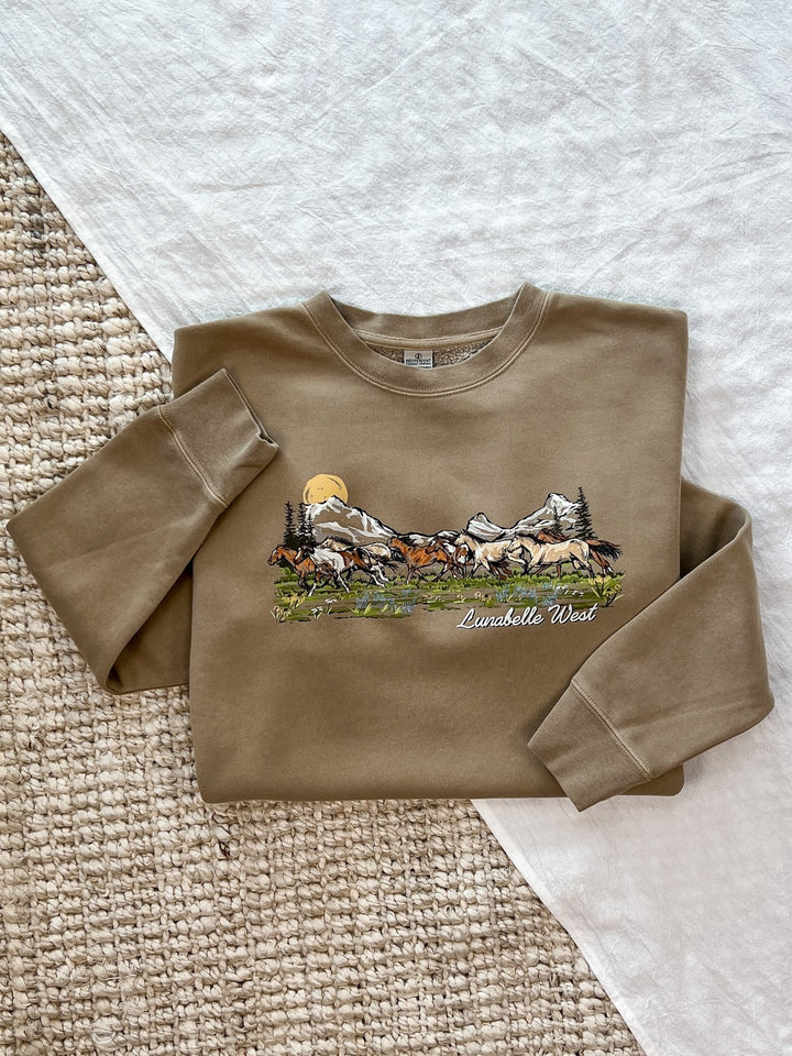 Mustang Run Crewneck - Lunabelle West