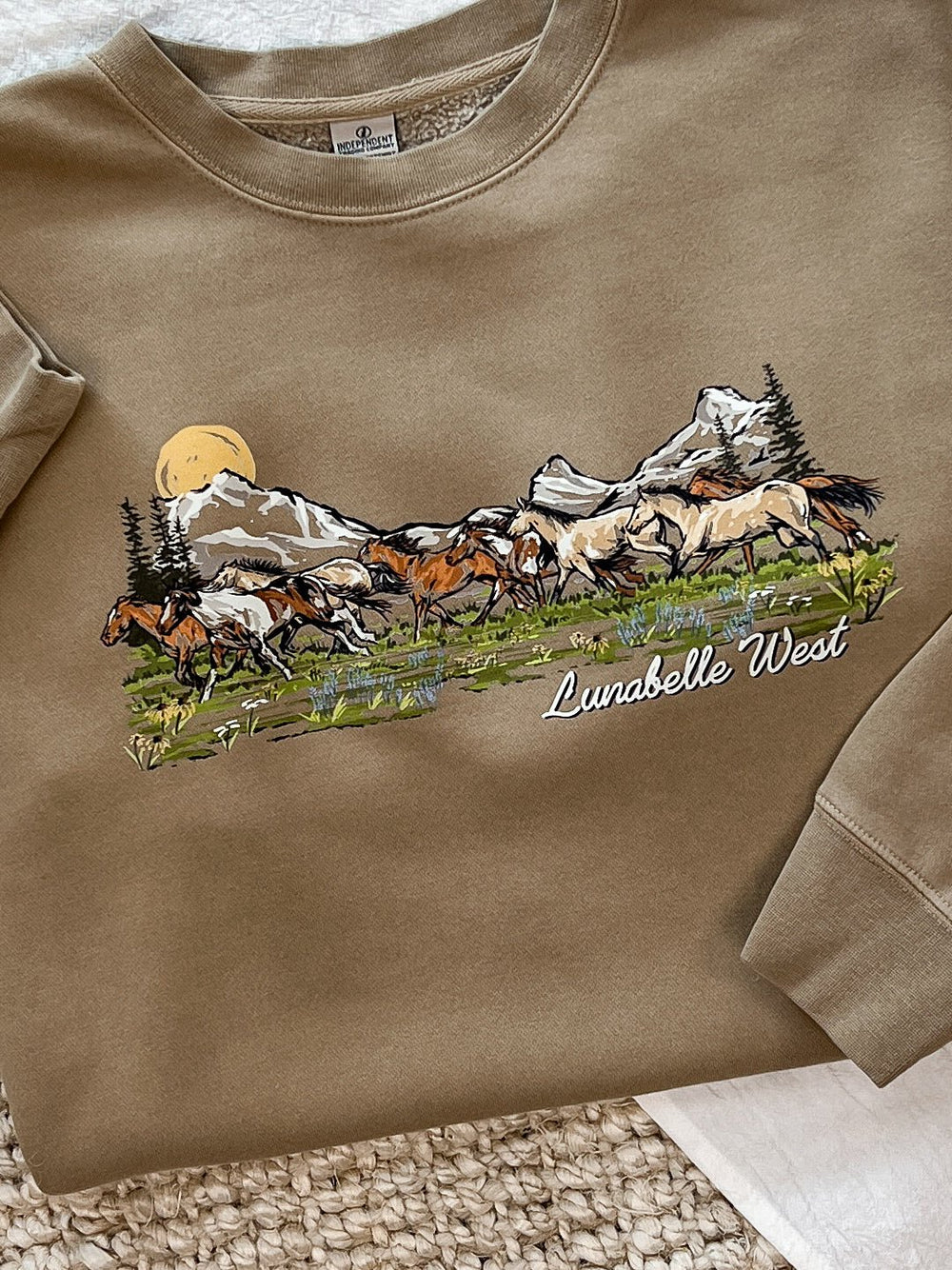 Mustang Run Crewneck - Lunabelle West