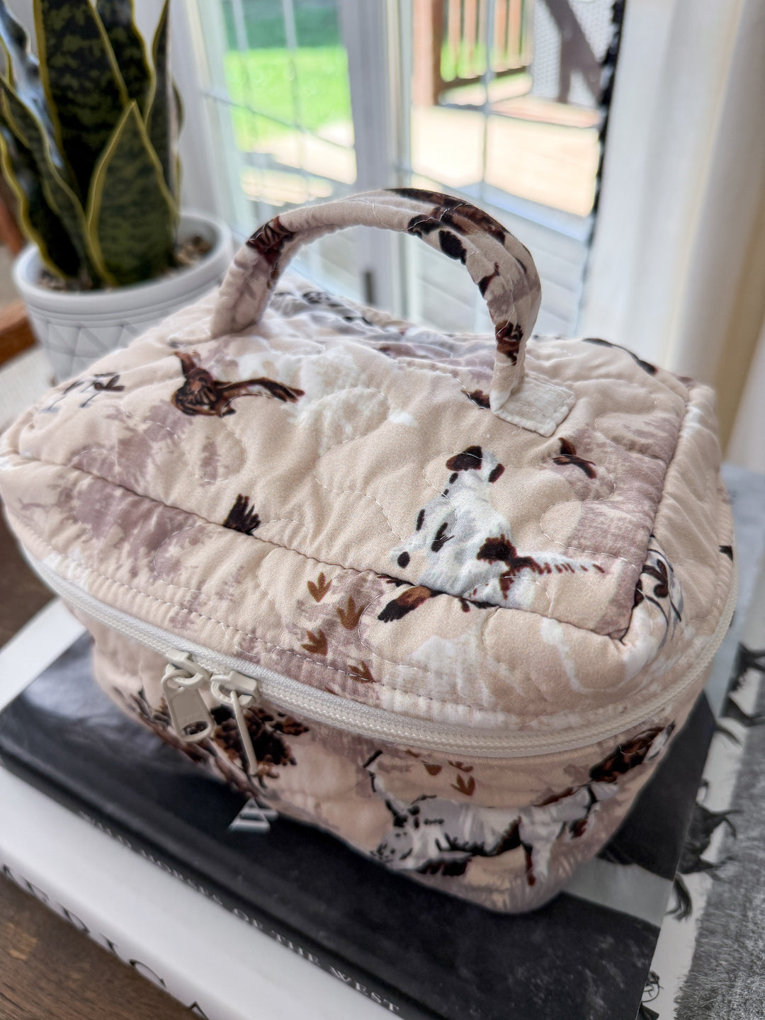 Oakley Hound Quilted Travel Case