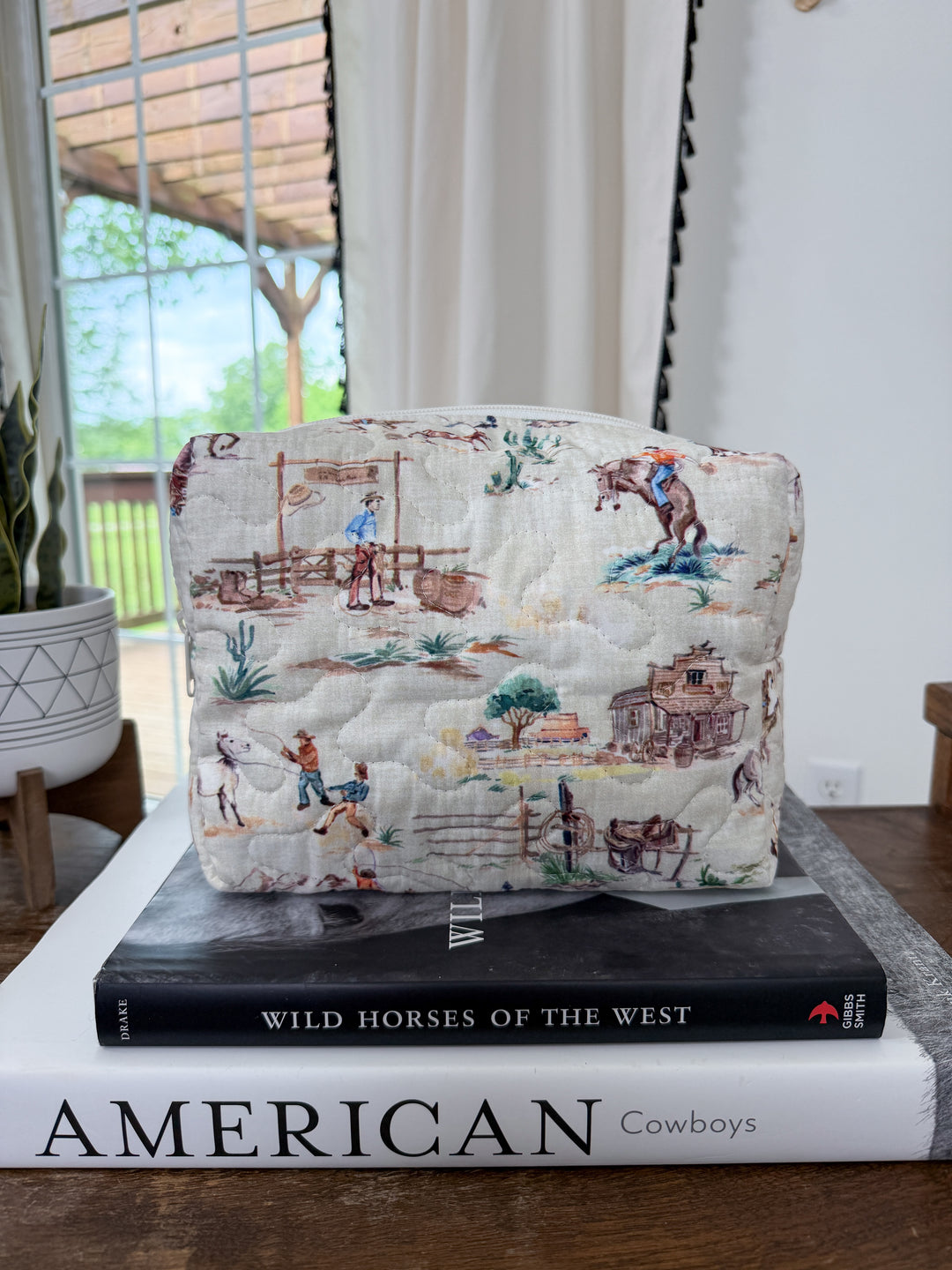 Amarillo Quilted Makeup Bag