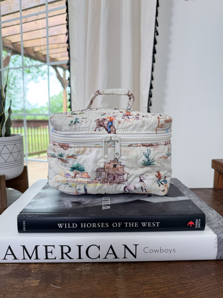 Amarillo Quilted Travel Case