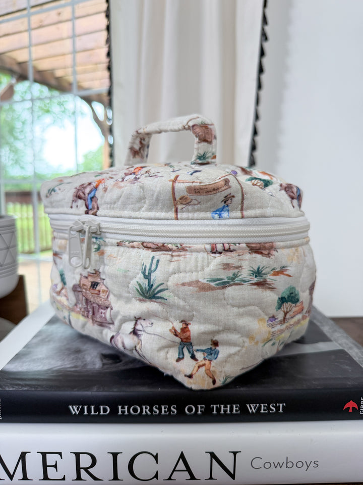 Amarillo Quilted Travel Case