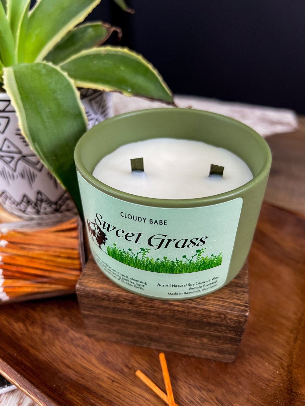 Sweetgrass Wood Wick Candle - Lunabelle West