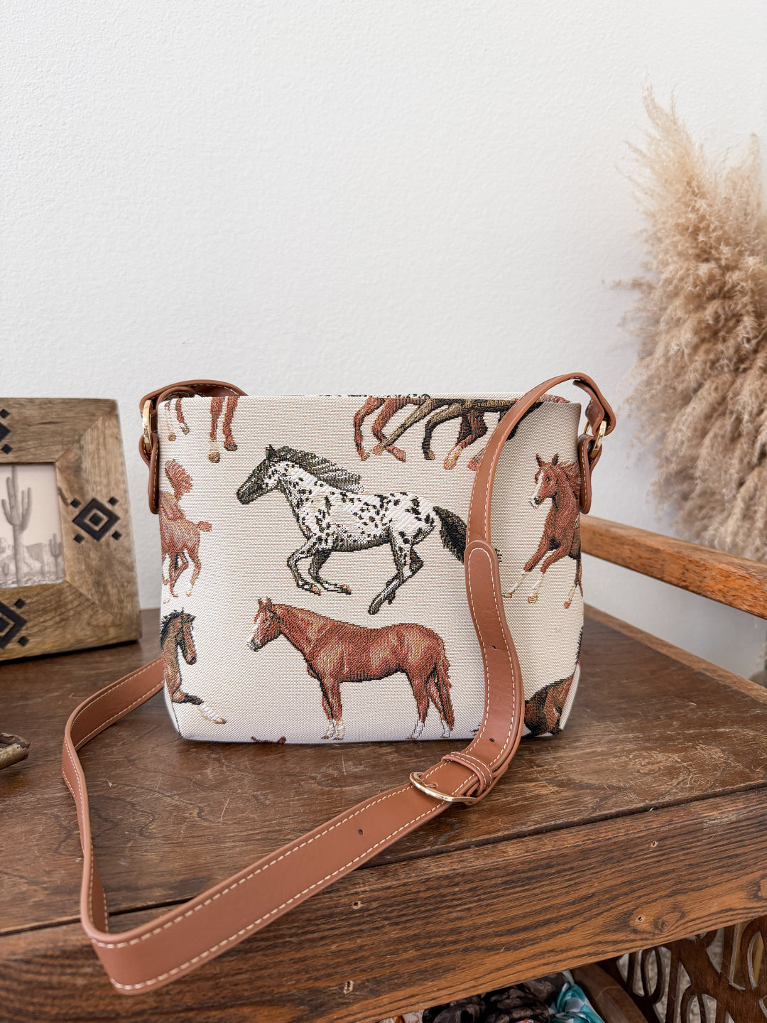 Mustang Prairie Crossbody