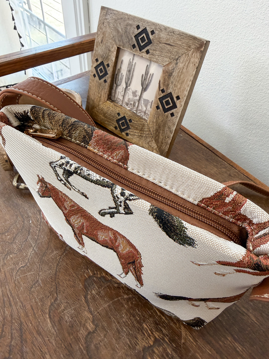 Mustang Prairie Crossbody